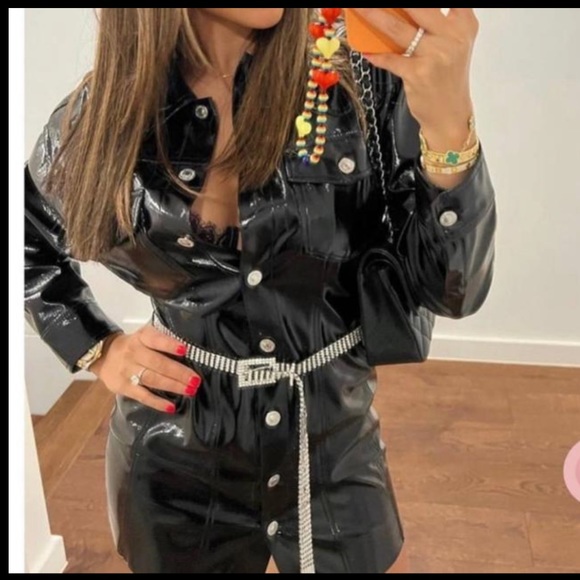 Bloggers Fave Zara black glossy faux leather button down shacket dress - Picture 4 of 17